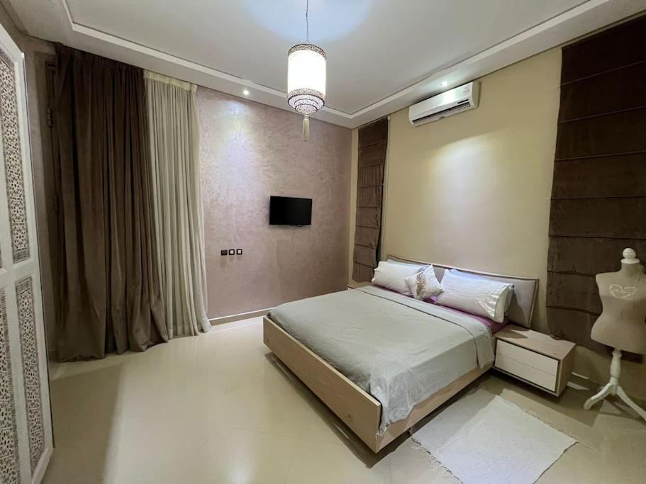 Splendide De Luxe Privatisee Avec Cuisiniere - Piscine Chauffee - Jacuzzi & Hammam Marrakesch